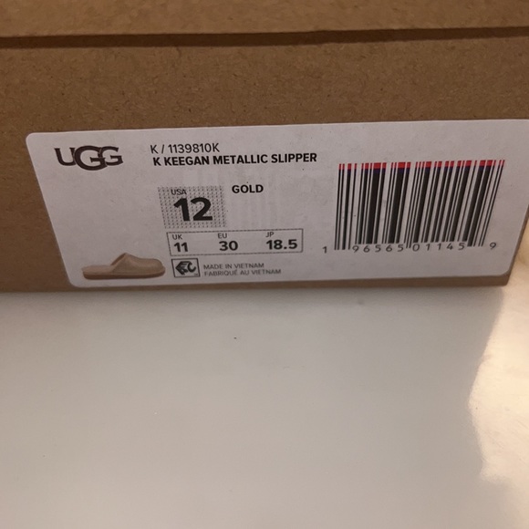 UGG Kids' Keegan Metallic Plush Faux Fur Lined Slipper in Gold NIB - Picture 2 of 8